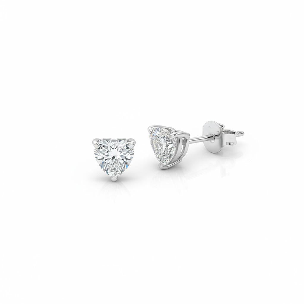 עגילי זהב 14 קראט משובץ יהלומי מעבדה בצורת לב